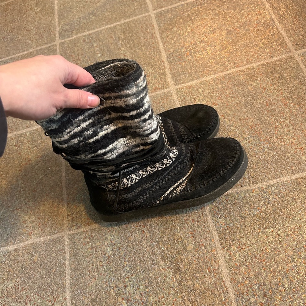 Toms Black and Gray Ankle Boots